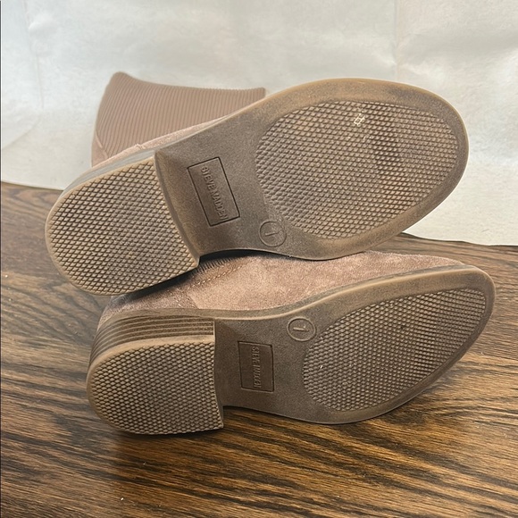 Steve Madden Tan Knee-High Boots with Suede Accents - Picture 5 of 7